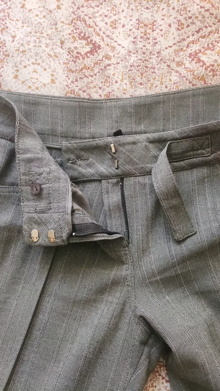 Pantalones de vestir grises a rayas para mujer - 2