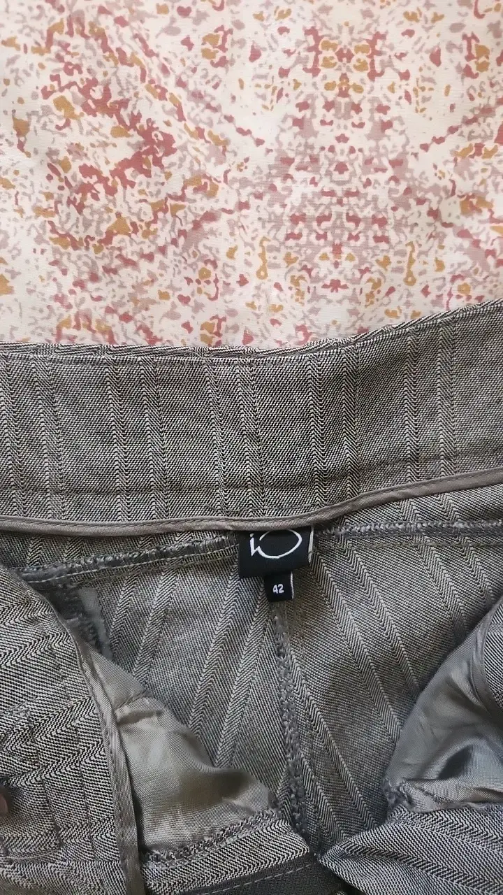 Pantalones de vestir grises a rayas para mujer - 3