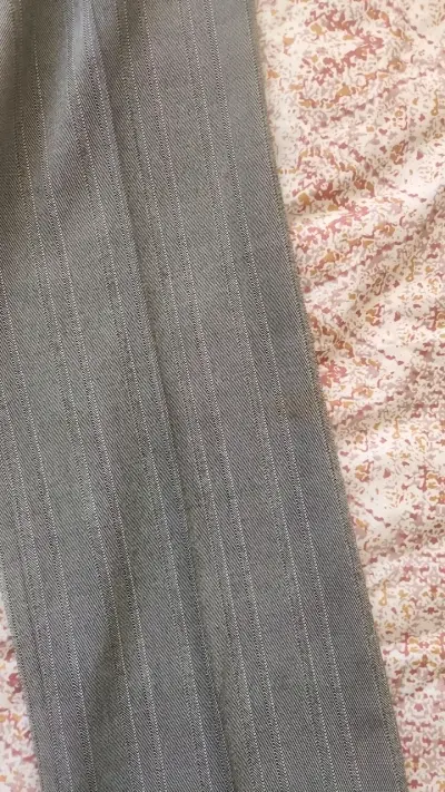 Pantalones de vestir grises a rayas para mujer - miniatura 4