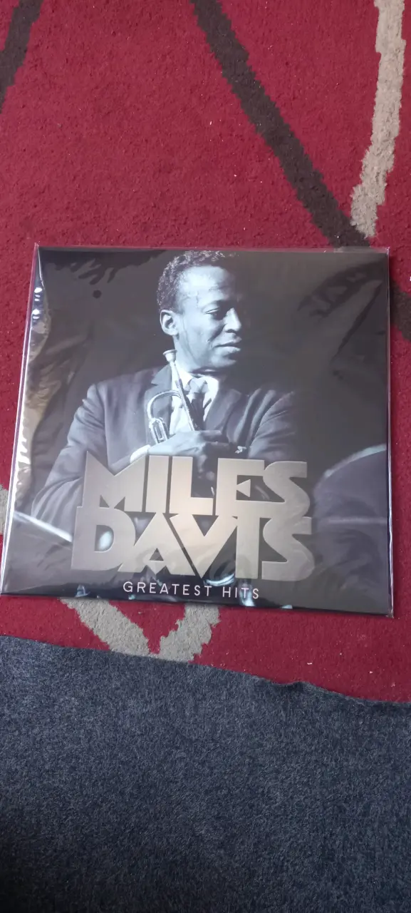 Vinilo Miles Davis Greatest Hits en estado mint - 1