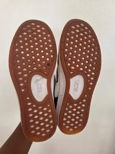 Zapatillas Vans negras y blancas UNISEX - miniatura 5