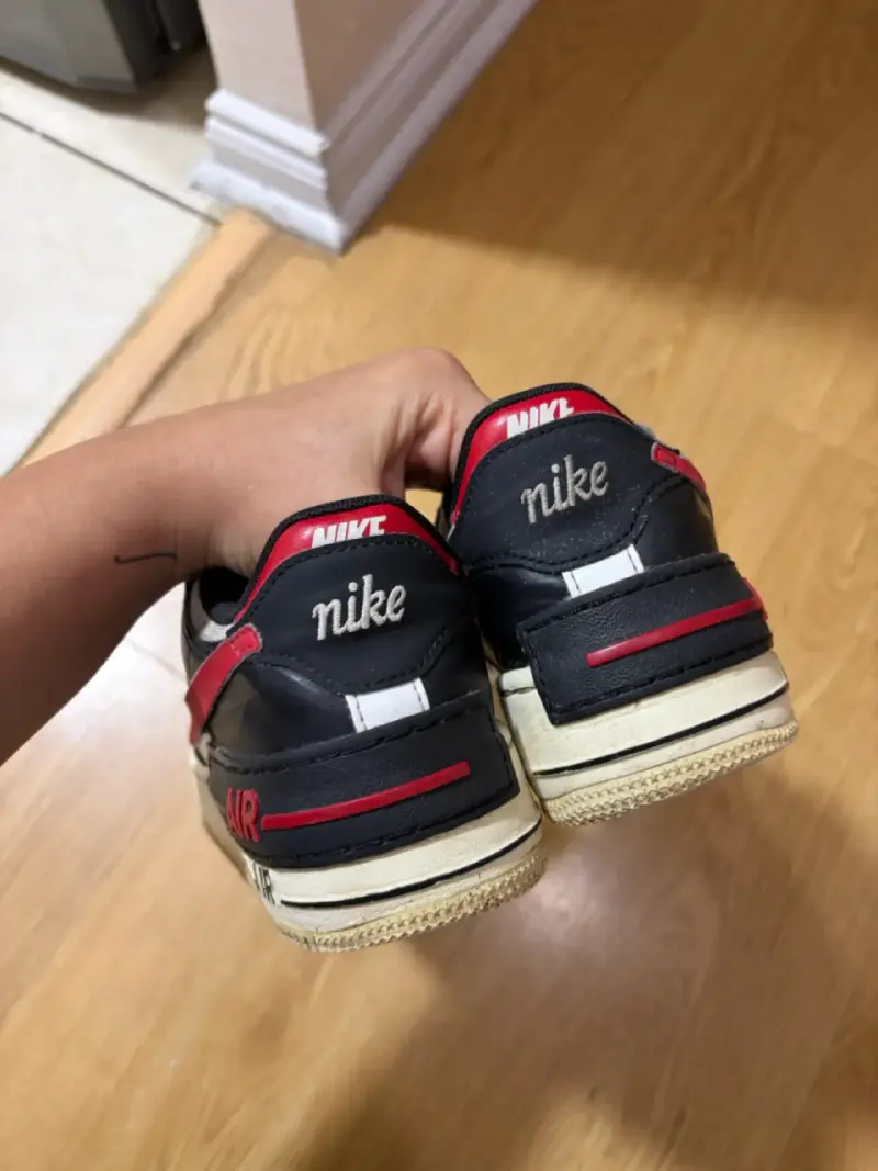 Zapatillas Nike Air Force 1 negras y rojas deMujer - 3
