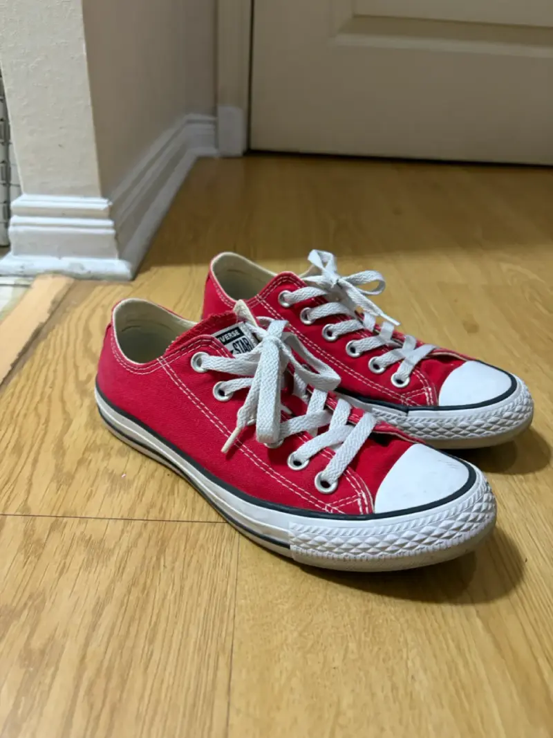 Zapatillas rojas Converse All Star clásicas - 1