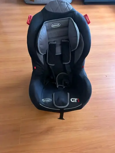 Silla de auto para bebé con ajuste seguro - miniatura 5