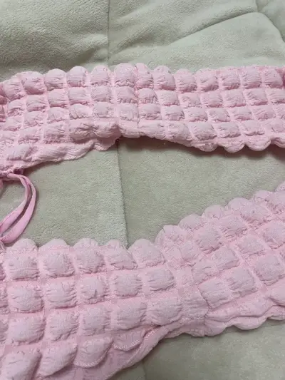 Vestido corto rosa con textura Fashion Nova - miniatura 2