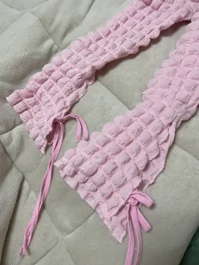 Vestido corto rosa con textura Fashion Nova - miniatura 3