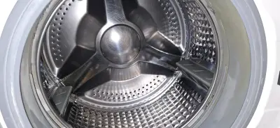 Lavadora Samsung de carga frontal en buen estado - miniatura 3