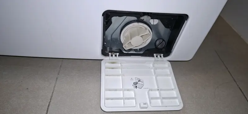 Lavadora Samsung de carga frontal en buen estado - 5