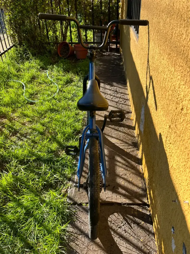 Bicicleta BMX azul para acrobacias precio conversa - 3