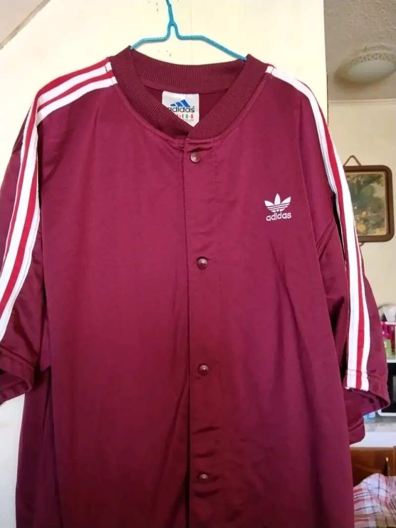 Chaqueta deportiva Adidas burdeos con rayas - 2