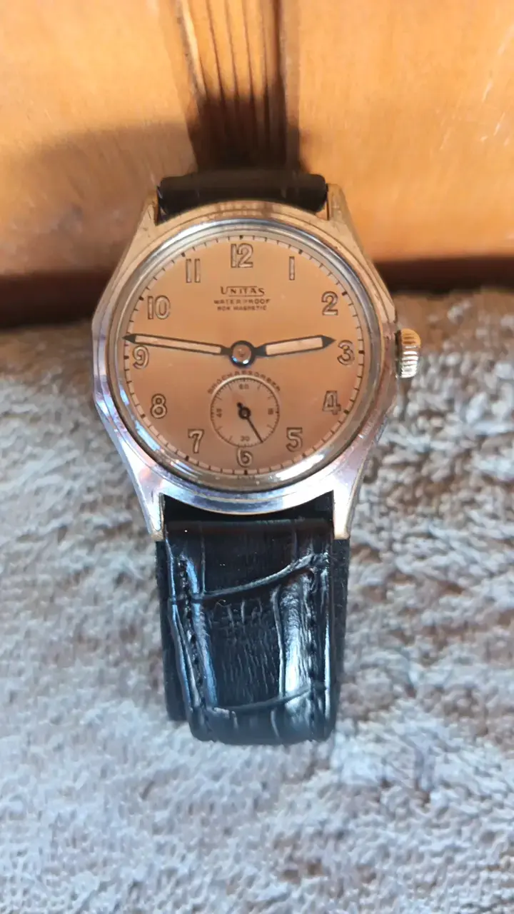 Reloj vintage Unitas con correa de cuero