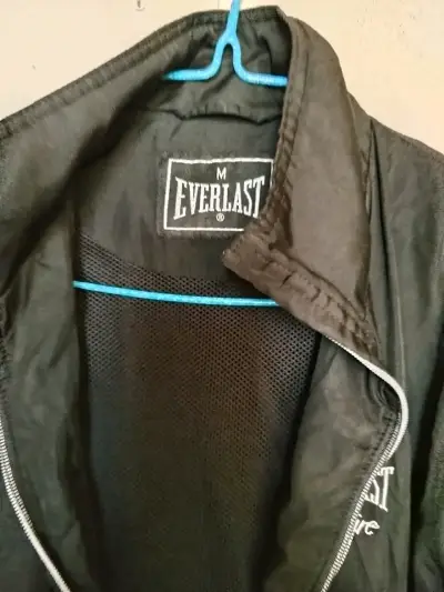 Chaqueta Negra Everlast Talla M - miniatura 1