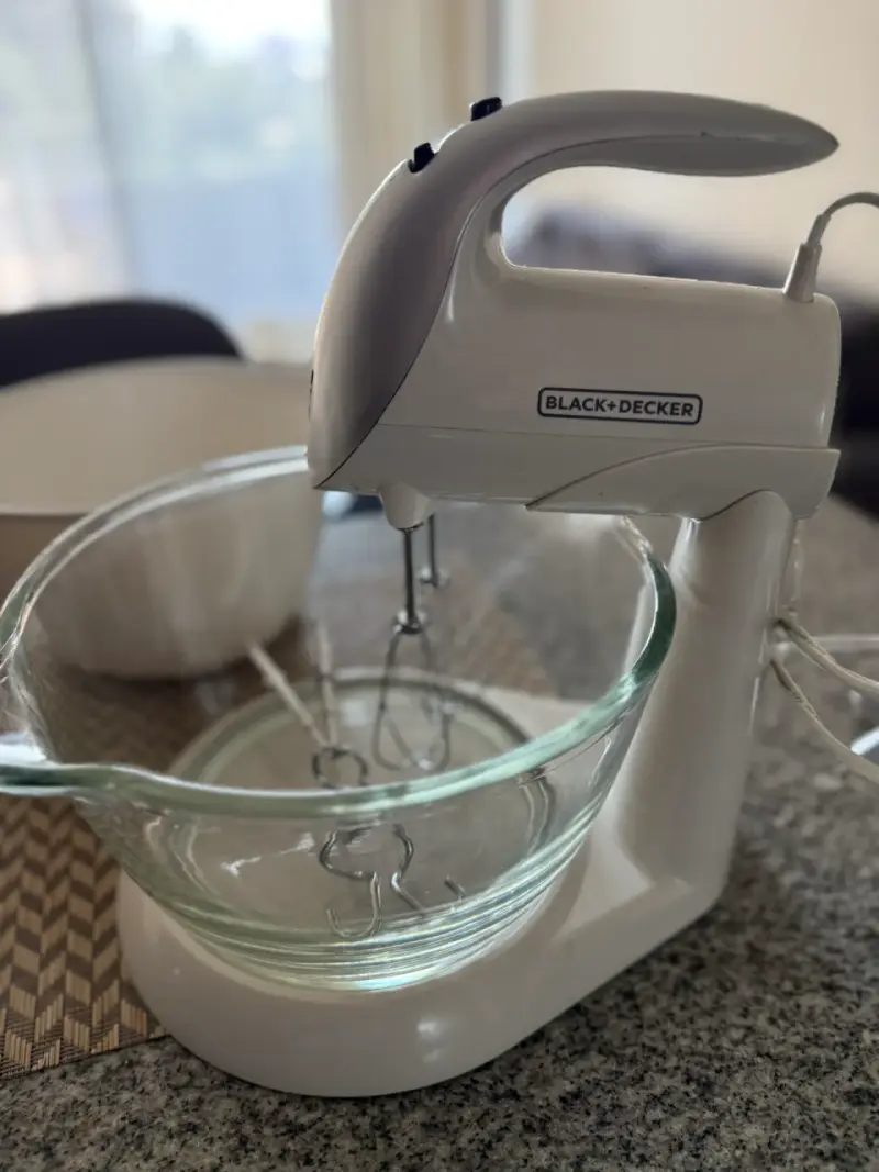 Batidora de pedestal Black+Decker con bowl de vidrio - 1