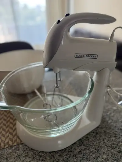 Batidora de pedestal Black+Decker con bowl de vidrio - miniatura 1