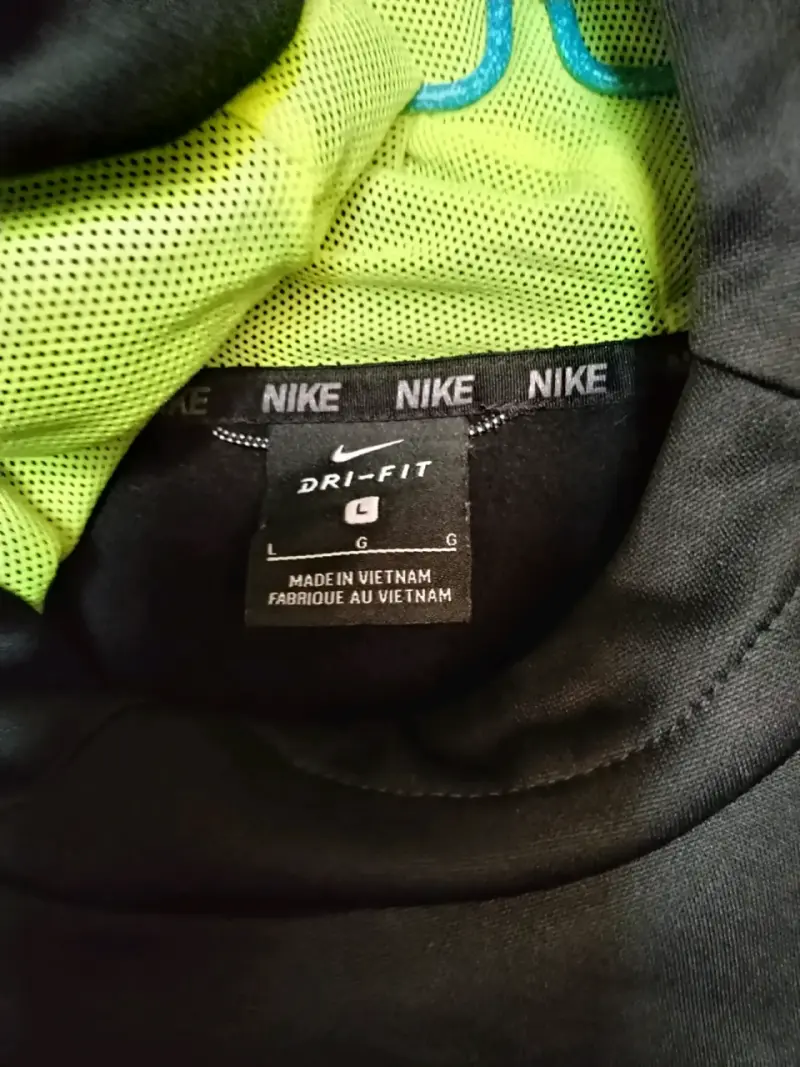 Polerón Nike Dri-Fit Negro con Logo - 1
