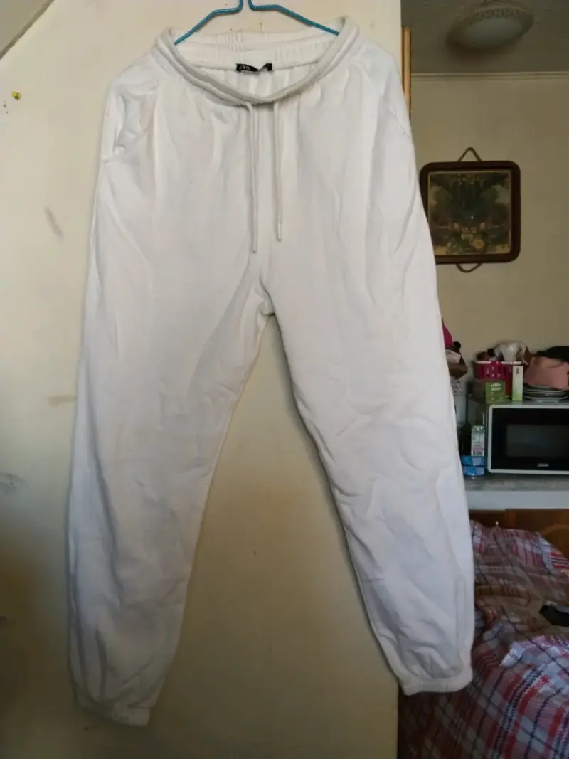 Pantalones deportivos blancos Zara para mujer - 2