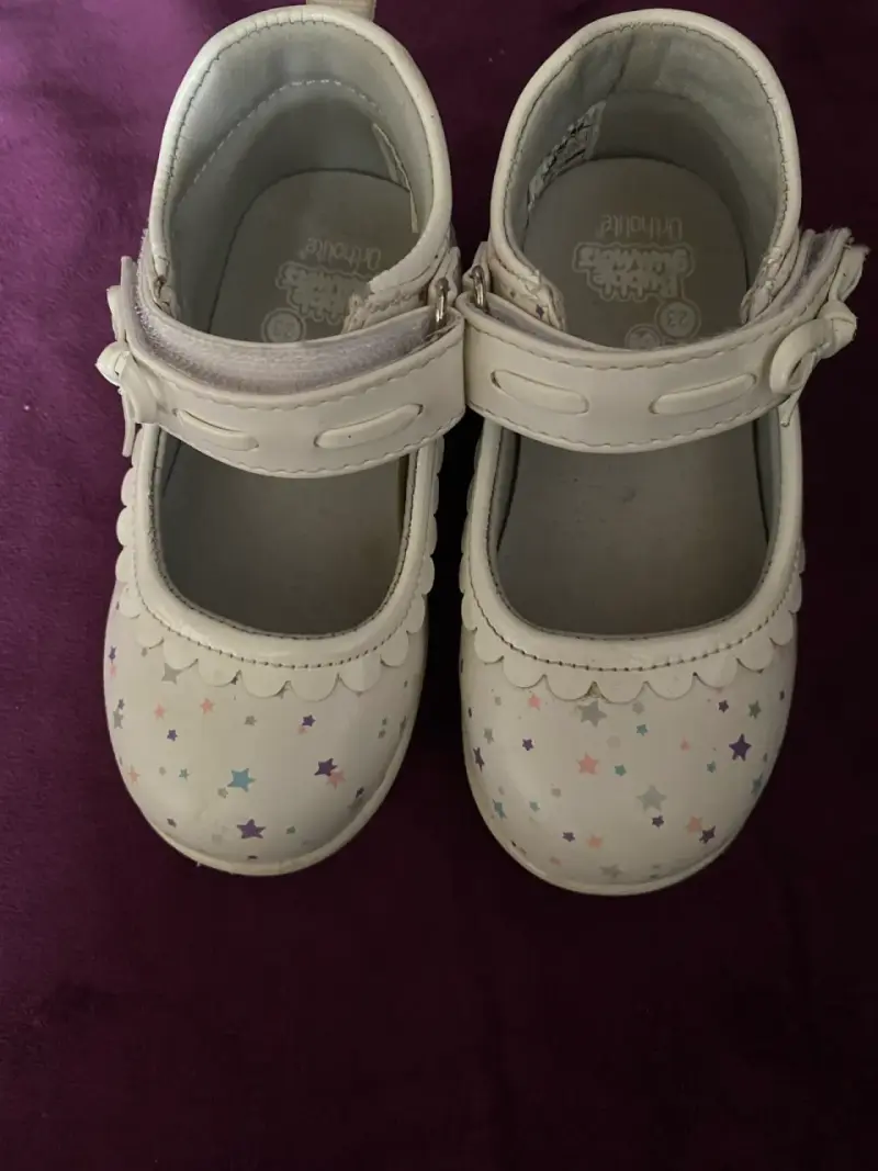 Zapatos de niña con estrellas y hebilla - 3