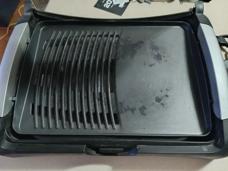 Parrilla eléctrica Thomas con tapa de vidrio - 1