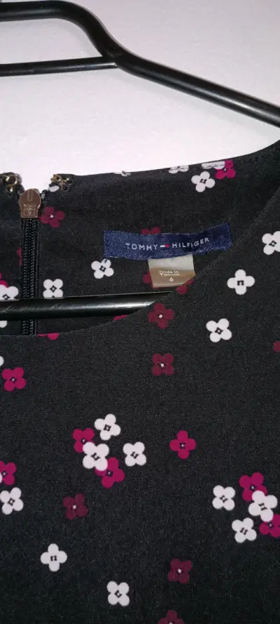Vestido floral Tommy Hilfiger negro - miniatura 1