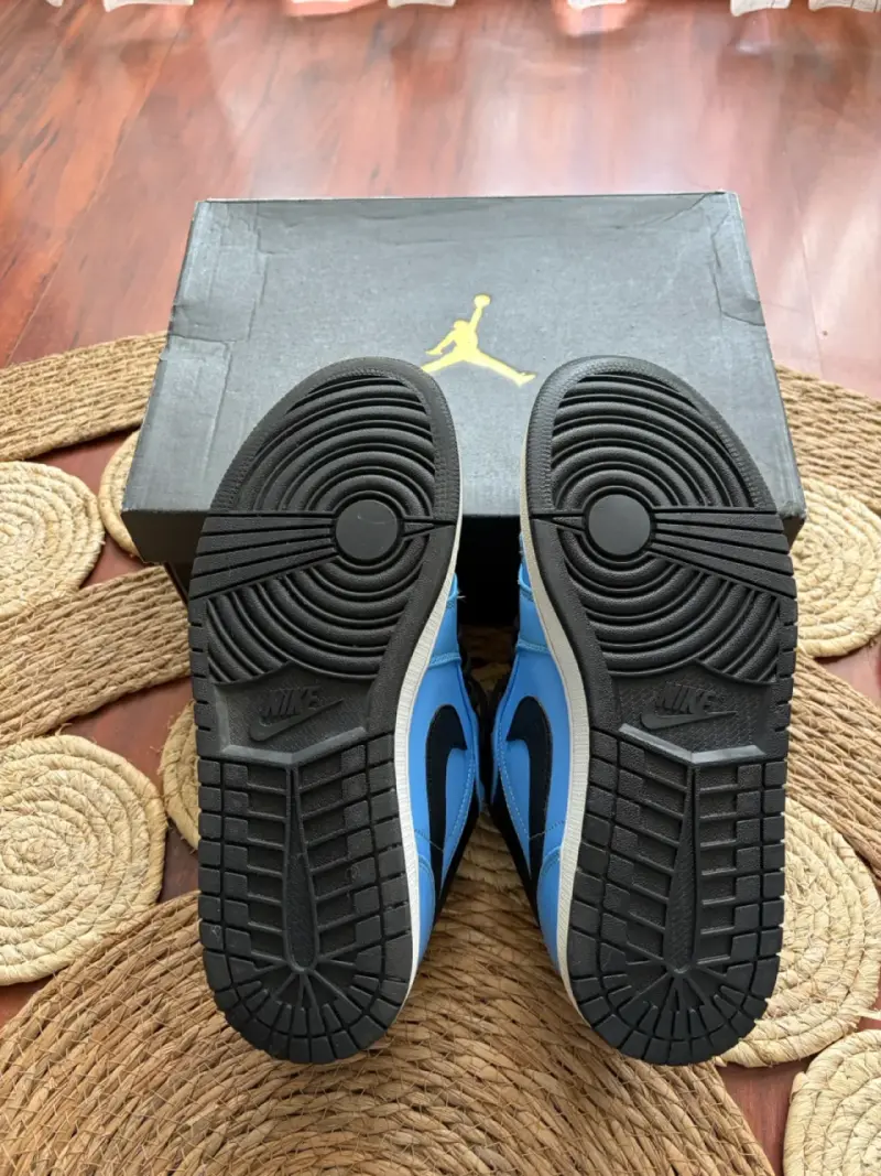 Zapatillas Air Jordan 1 Low Azul y Negro - 2