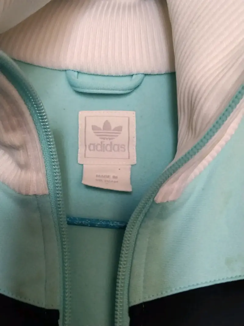 Chaqueta deportiva Adidas celeste y blanca - 1