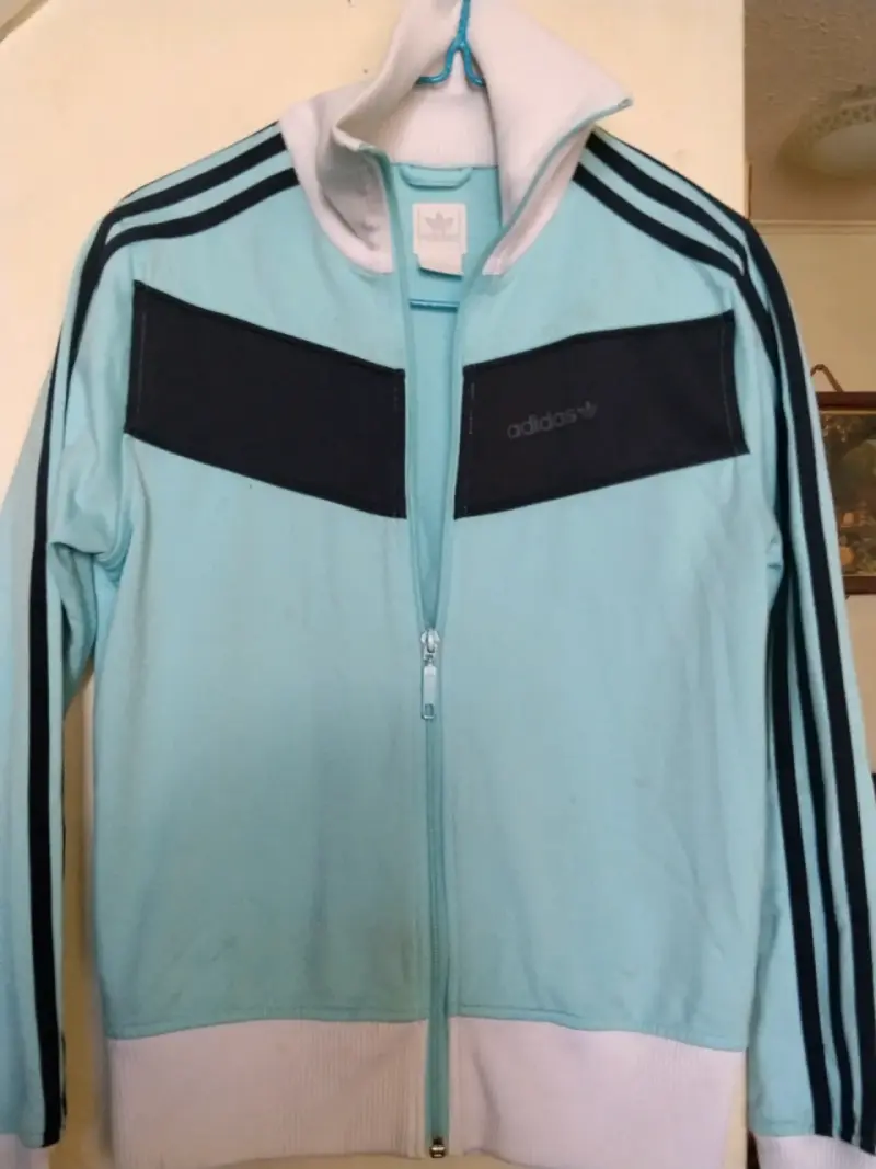 Chaqueta deportiva Adidas celeste y blanca - 2