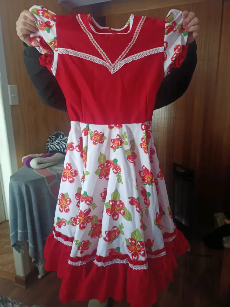 Vestido Cueca baile chileno rojo con flores - 1