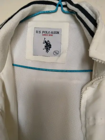 Chaqueta blanca U.S. Polo Assn. con capucha - miniatura 1