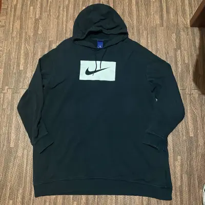 Polerón con capucha Nike negro talla XL - miniatura 1