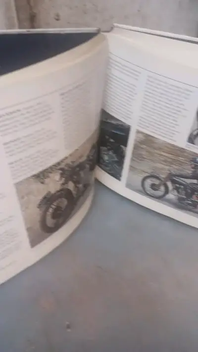 Libro 'The Encyclopedia of the Motorcycle' de Peter Henshaw - miniatura 4