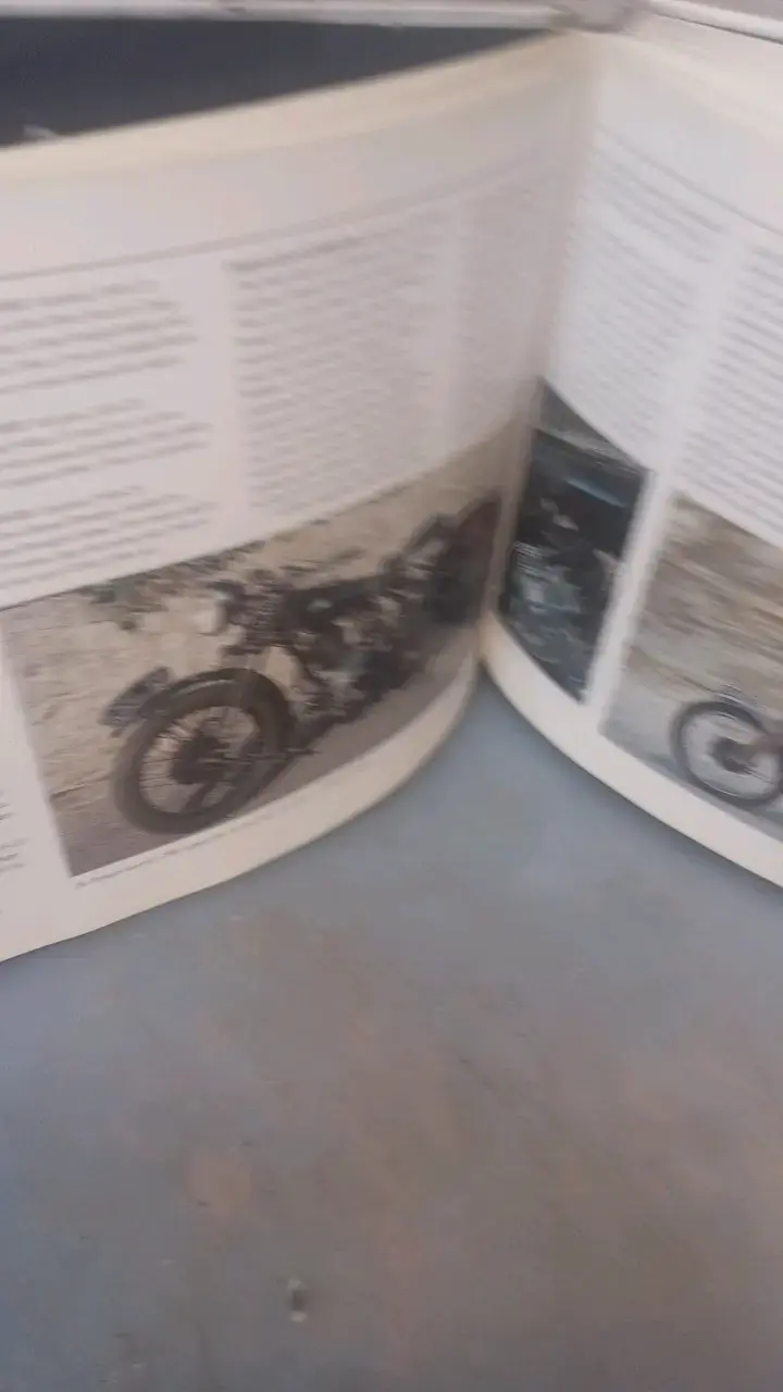 Libro 'The Encyclopedia of the Motorcycle' de Peter Henshaw - 5