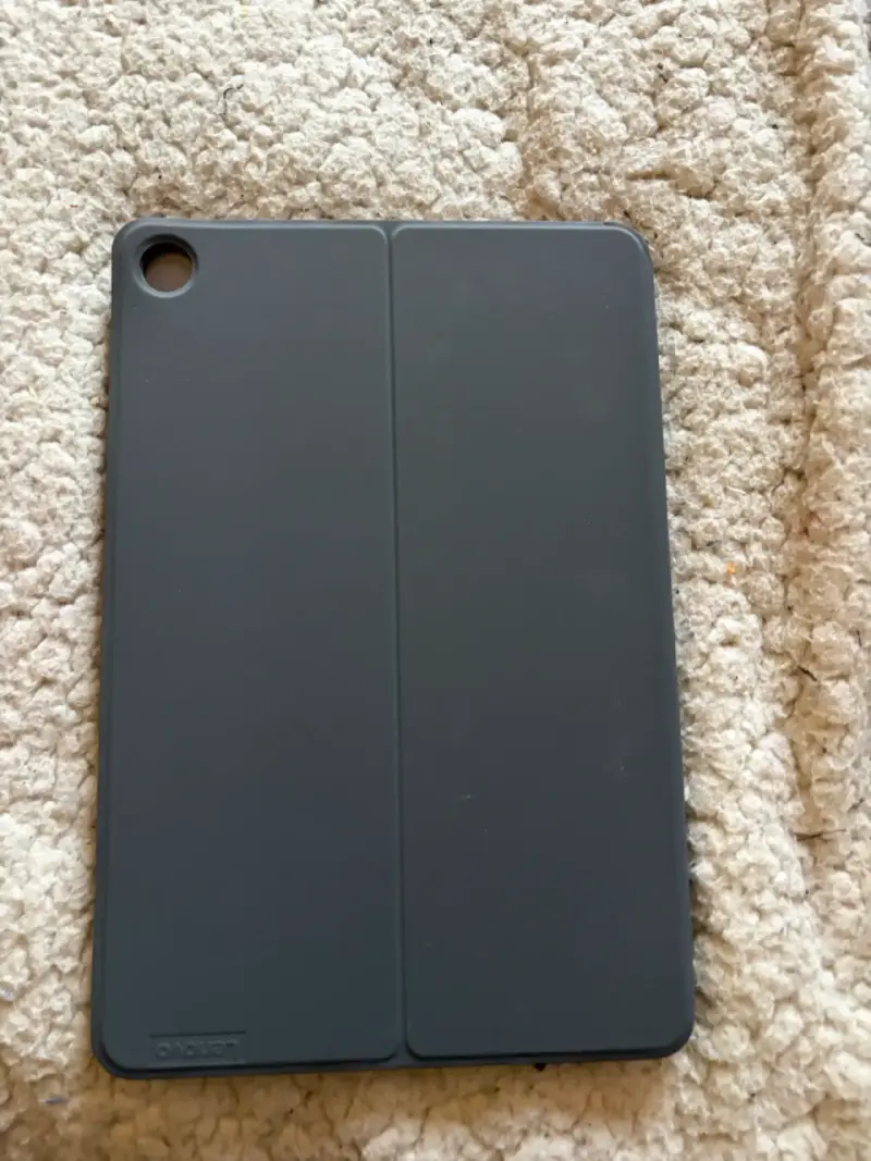 Tablet Lenovo TAB M10 con funda y 4G LTE - 2