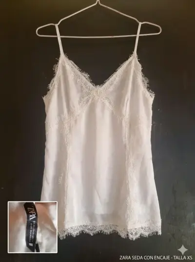 Blusa de seda con encaje Zara talla XS - miniatura 1