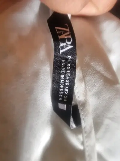 Blusa de seda con encaje Zara talla XS - miniatura 3