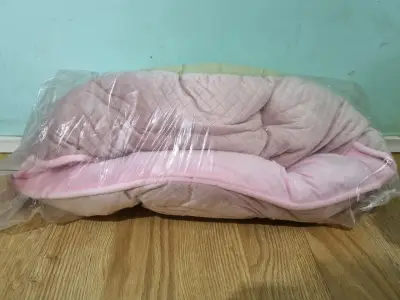 Cama para perro rosa acolchada - miniatura 3
