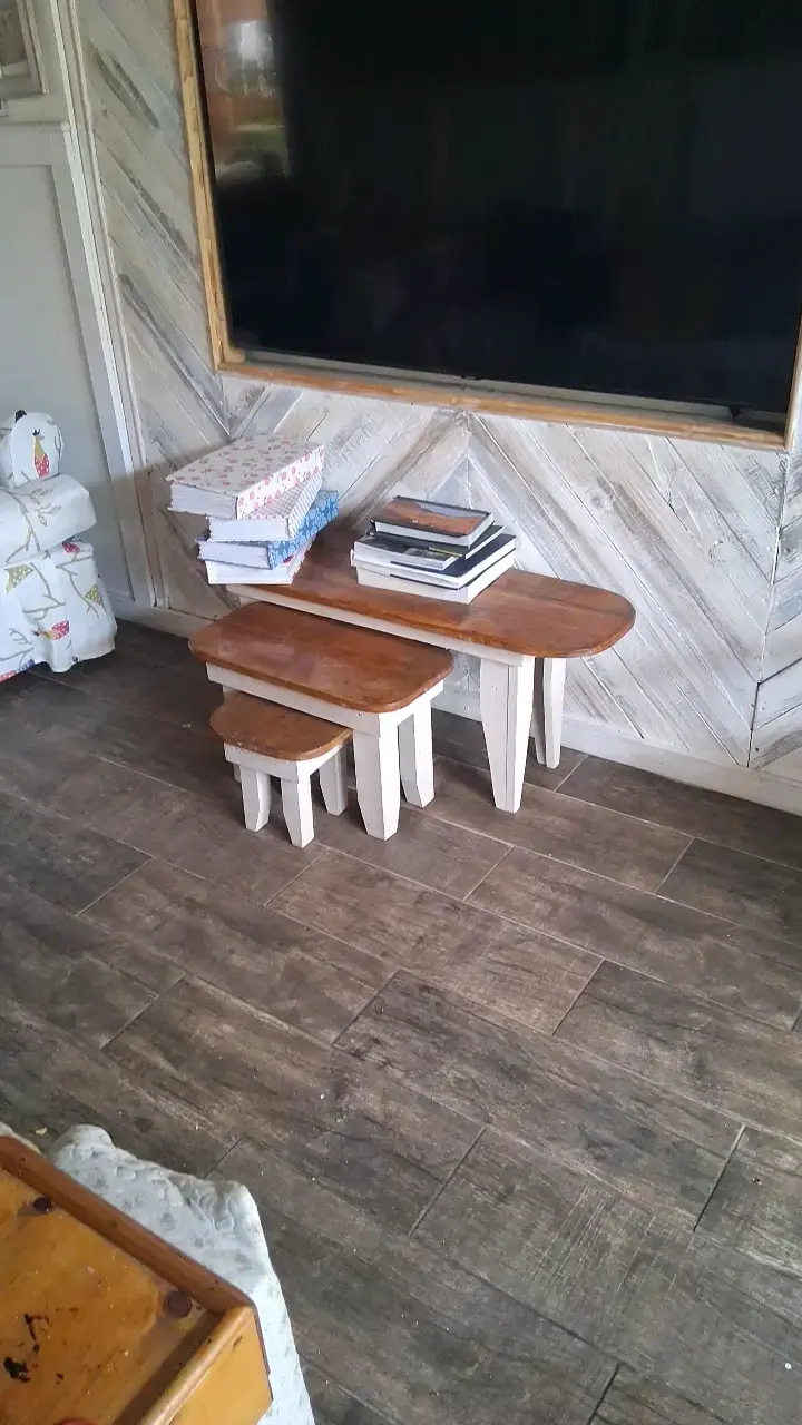 Vitrina de madera rústica con puertas de vidrio - 4
