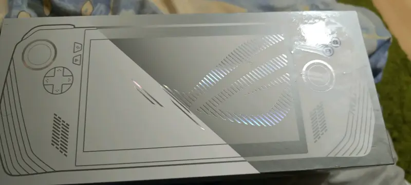 Consola portátil ASUS ROG Ally con pantalla táctil - 3