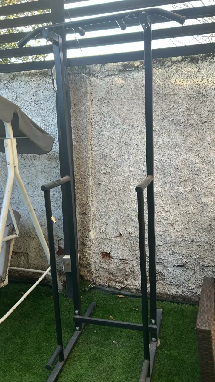 Torre de ejercicios multifuncional para entrenamiento en casa - 1
