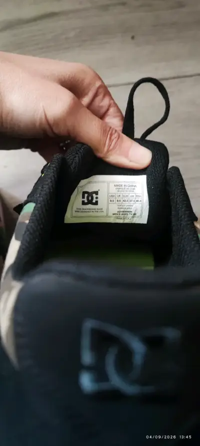 Zapatillas DC negras con diseño camuflaje - miniatura 6
