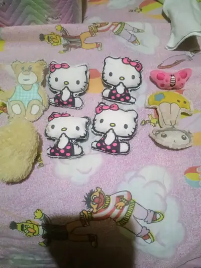 Ropa y accesorios para muñecas variadas - miniatura 2