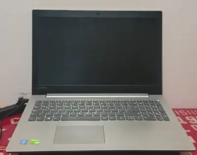 Laptop Lenovo con Pantalla de 15 Pulgadas y Window - miniatura 2