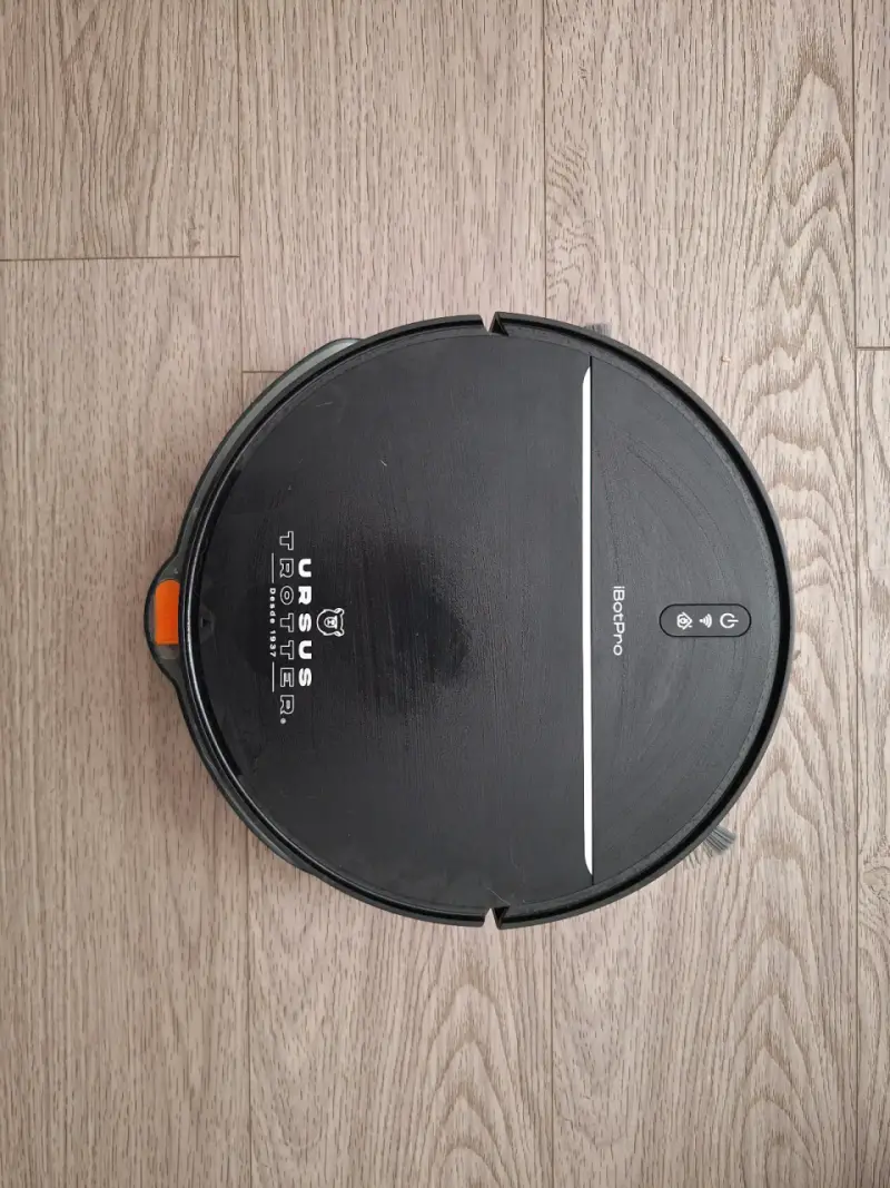 Robot aspiradora Ursus Trotter B6Pro con accesorios - 1