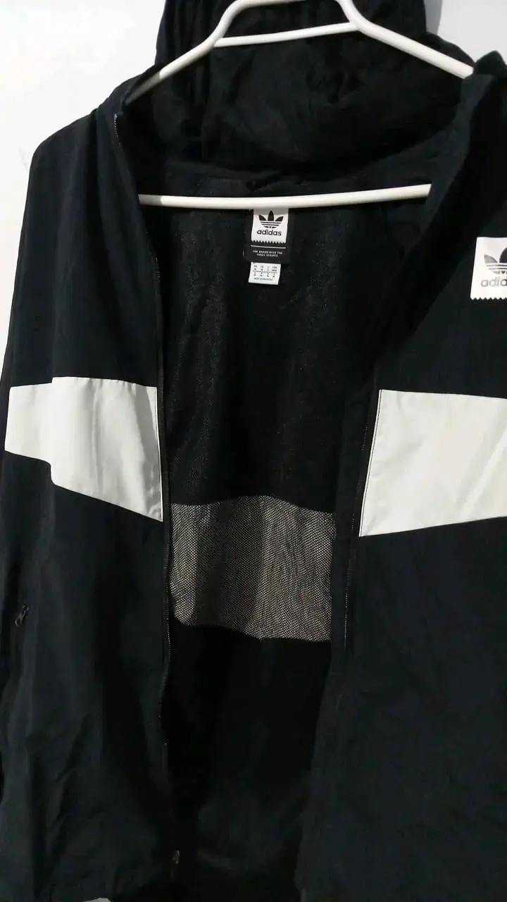 Cortavientos Negro Adidas con gorro talla M - 2