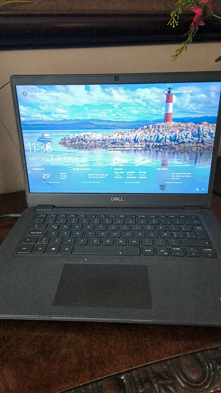 Laptop Dell con Intel Core i5 en buen estado - 2