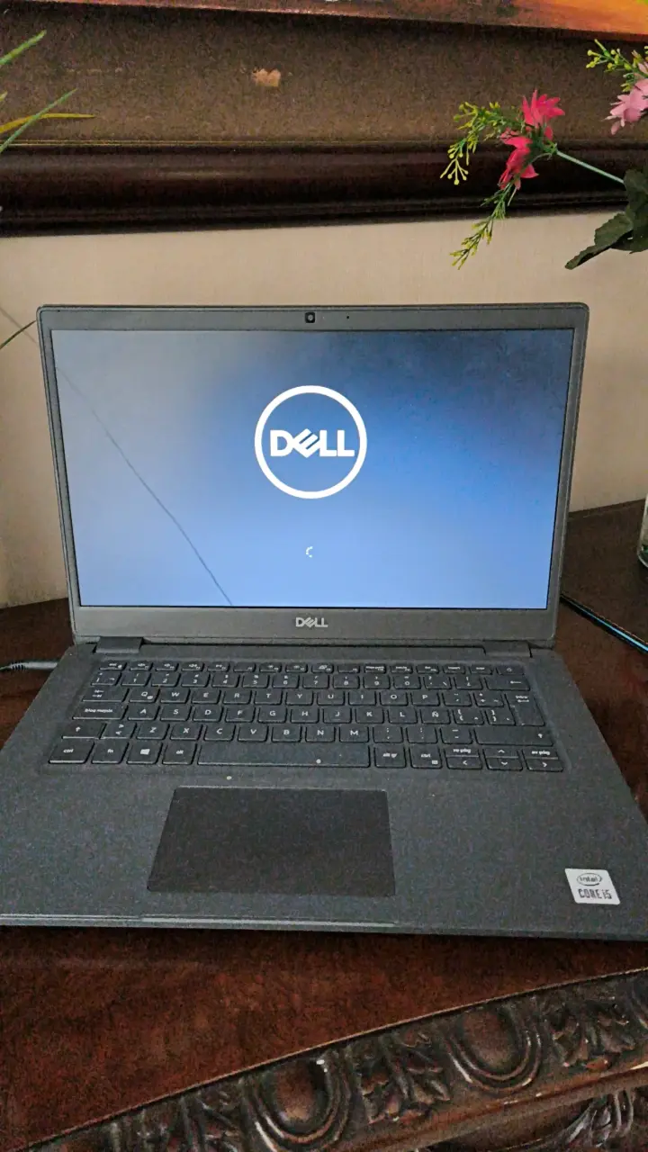 Laptop Dell con Intel Core i5 en buen estado - 3