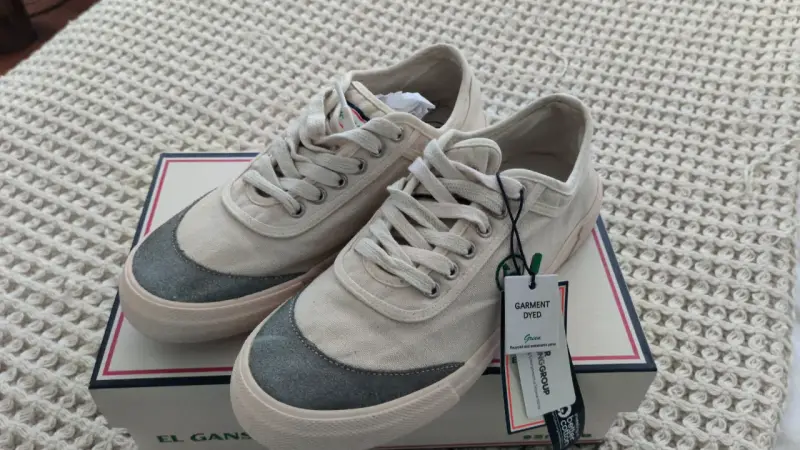 Zapatillas casuales El Ganso beige y gris