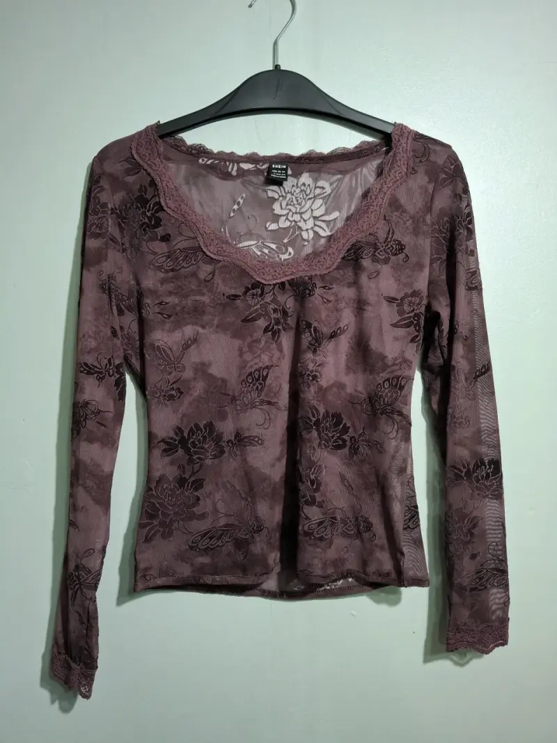 Blusa de encaje floral manga larga