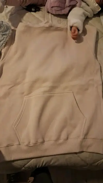 Polerón beige unisex estilo streetwear - miniatura 2