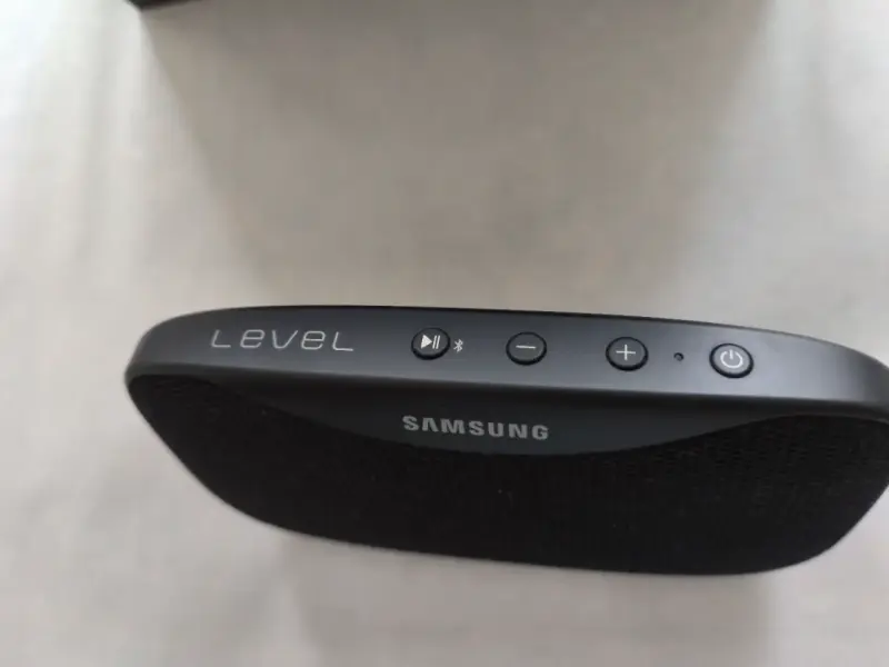 Parlante Bluetooth Samsung Level compacto - 3