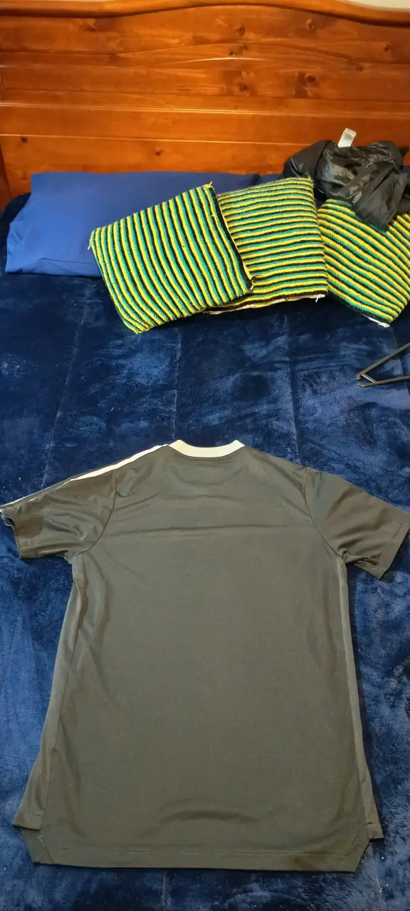 Polera deportiva negra Adidas Aeroready - 2